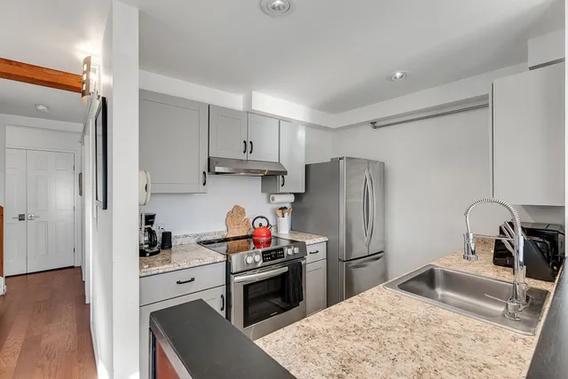 $239,900 | 42 Lower Phase Road, Unit 8, Warren, VT 05674