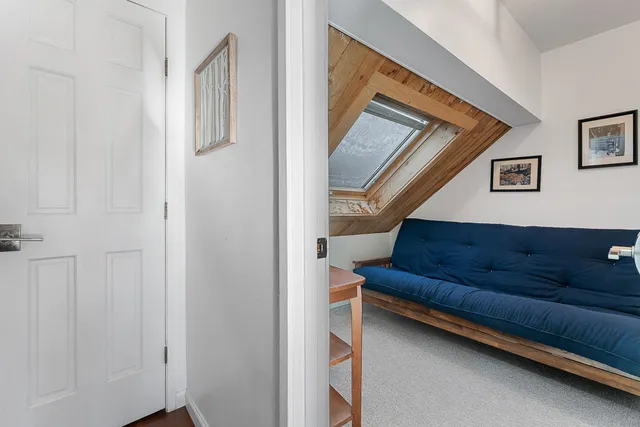 $239,900 | 42 Lower Phase Road, Unit 8, Warren, VT 05674