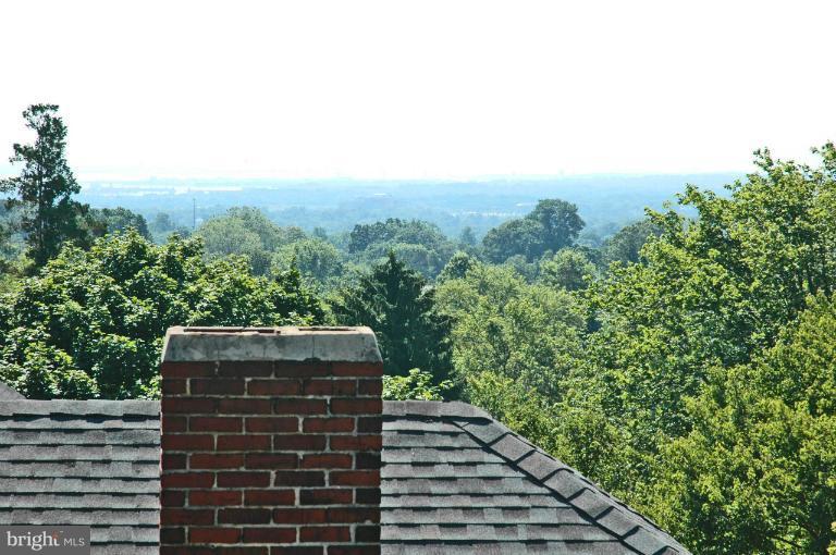 641 Aldershot Road Baltimore, MD 21229 - Photo 8 of 13 View