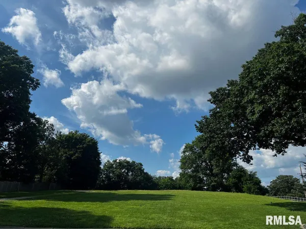 $275,000 | 2001 West Laurel Street, Springfield, IL 62704