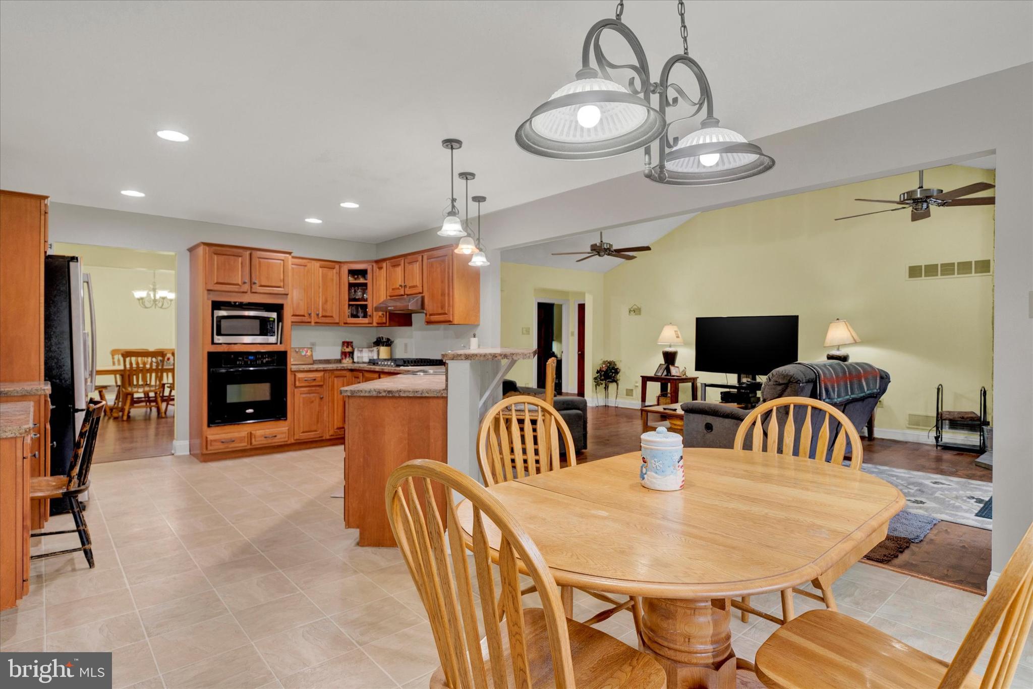 181 Fort Road Bernville, PA 19506 - Photo 6 of 43 Kitchen/dining room