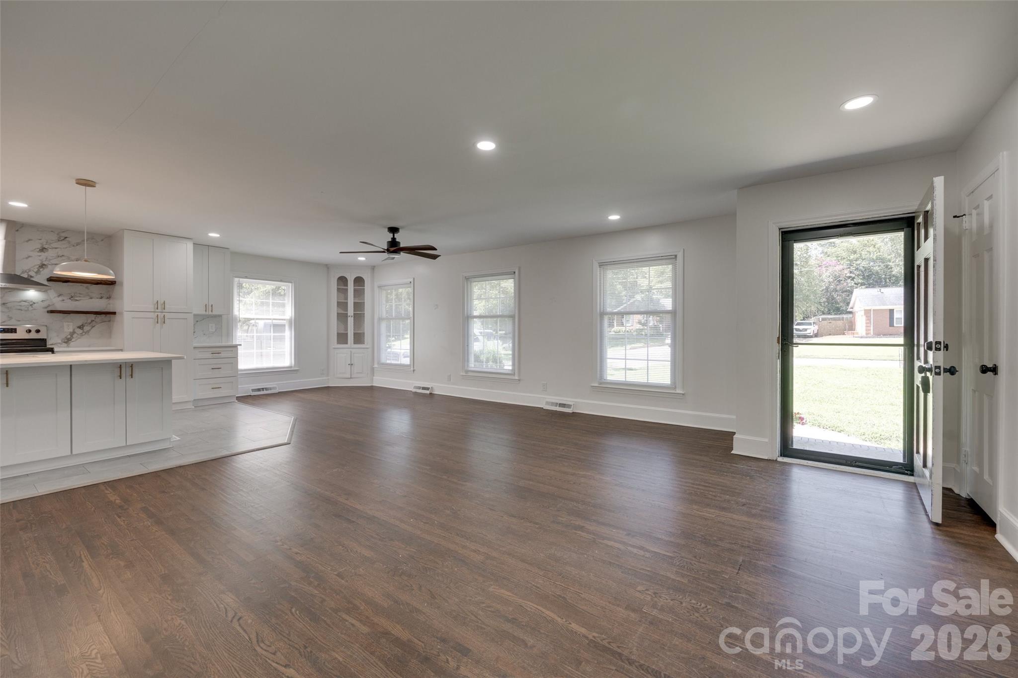 5731 Brookhaven Road Charlotte, NC 28210 - Photo 4 of 33 Gallery Image 4