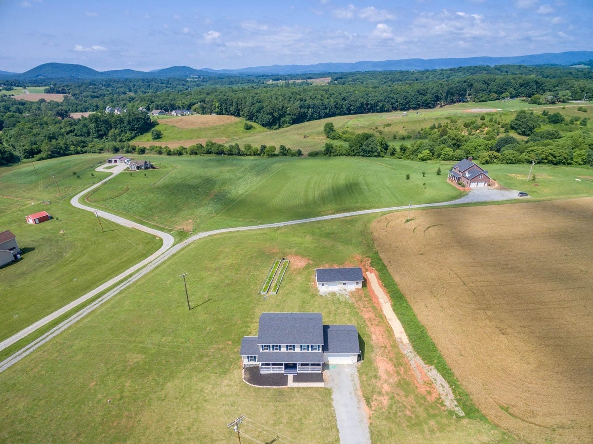 300 Dugwell Road Boones Mill, VA 24065 - Photo 4 of 36 Beautiful Country Setting