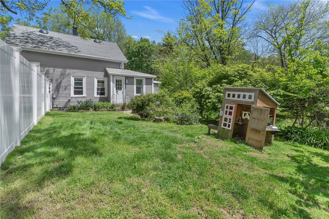 19 Hardwick Street Cumberland, RI 02864 - Photo 32 of 40