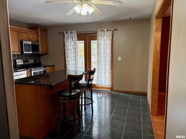 $223,000 | 1249 Woods Lane, Jacksonville, IL 62650