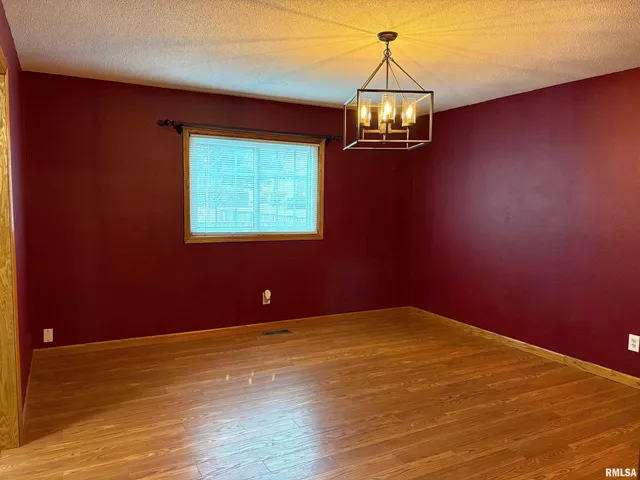 $223,000 | 1249 Woods Lane, Jacksonville, IL 62650