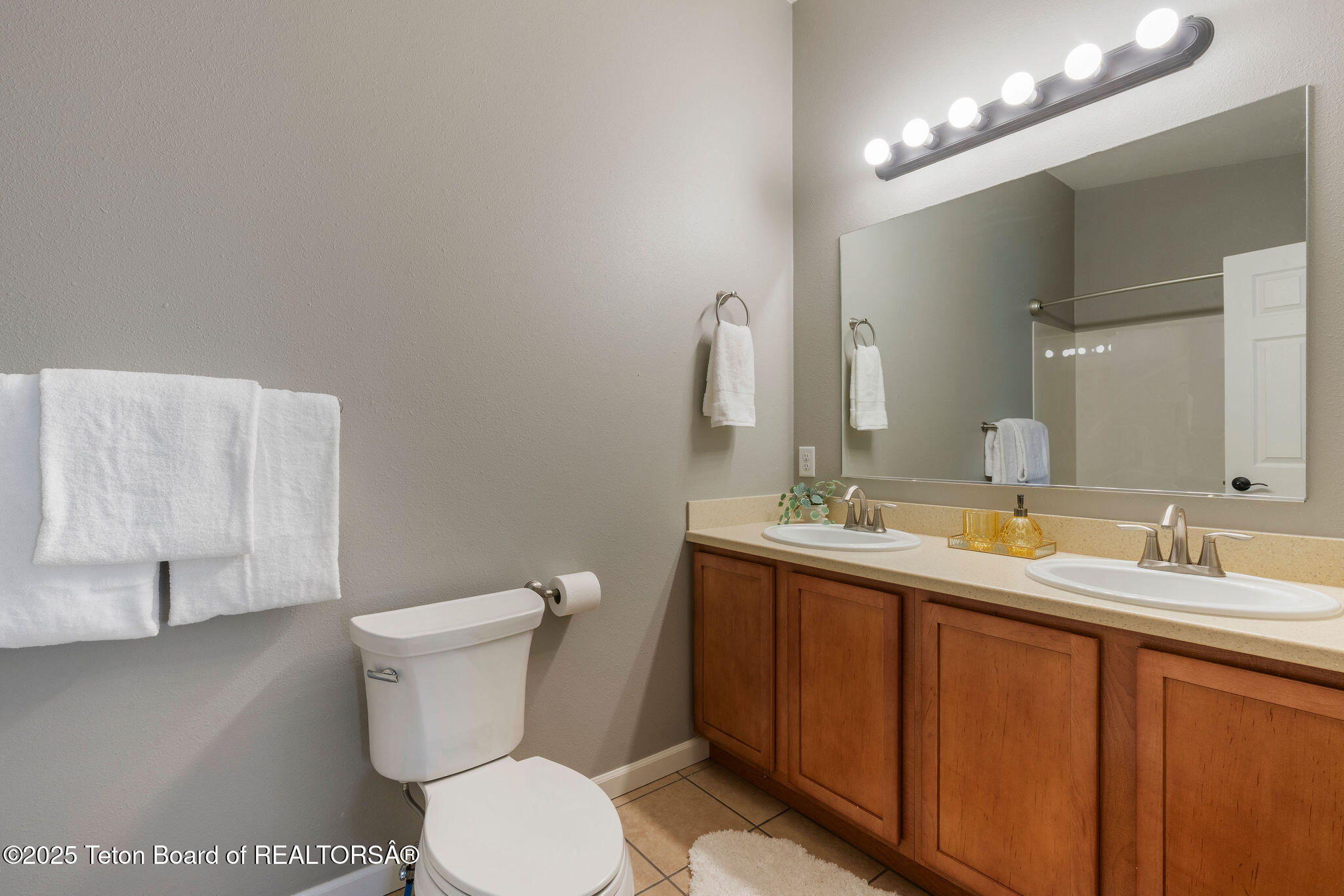 1255 Allen Way Jackson, WY 83001 - Photo 9 of 23 Primary Bathroom