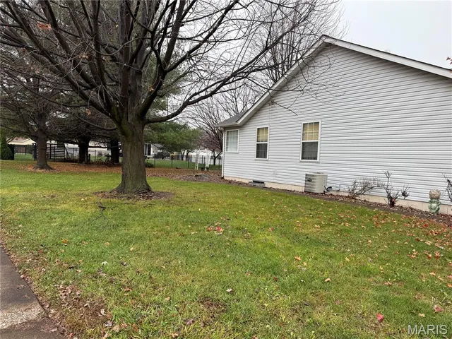 $285,000 | 2727 Falcon Crest Drive, Edwardsville, IL 62025