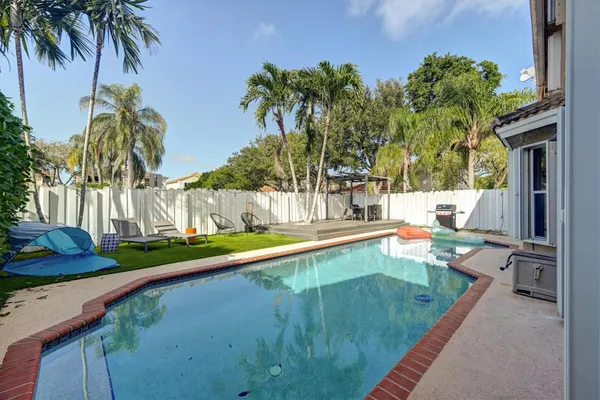 $5,400 | 9581 Northwest 9th Court, Plantation, FL 33324