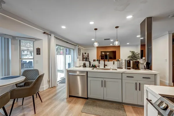 $5,400 | 9581 Northwest 9th Court, Plantation, FL 33324