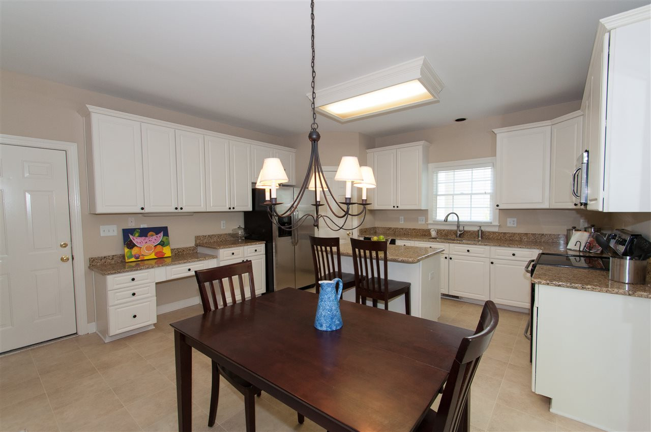 8905 Braceridge Road Raleigh, NC 27613 - Photo 5 of 25 Kitchen