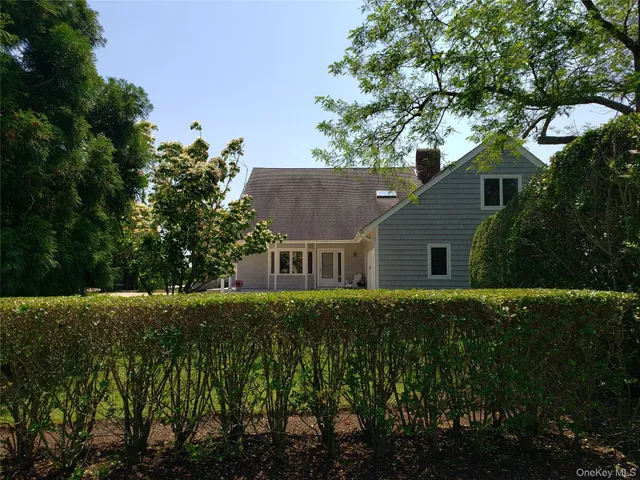 $5,415,000 | 90 Peconic Avenue, Shelter Island, NY 11964