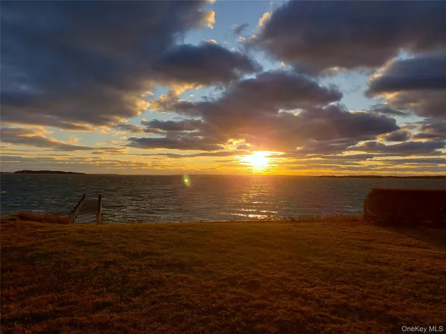 $5,415,000 | 90 Peconic Avenue, Shelter Island, NY 11964