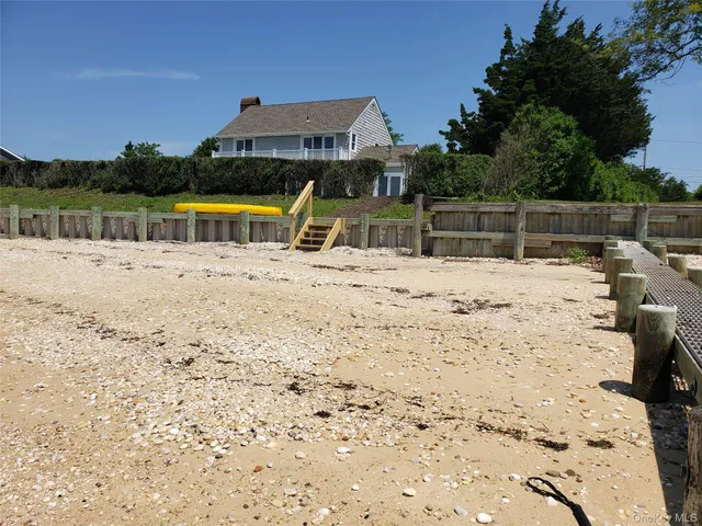 $5,415,000 | 90 Peconic Avenue, Shelter Island, NY 11964