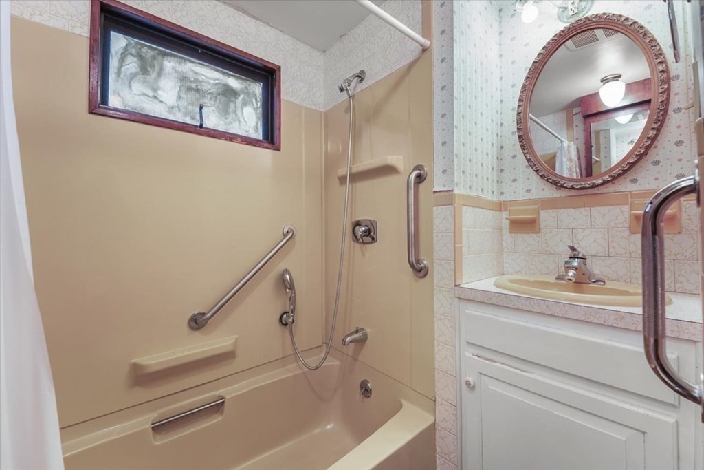16 Edgehill Road Norwood, MA 02062 - Photo 18 of 27 Gallery Image 18