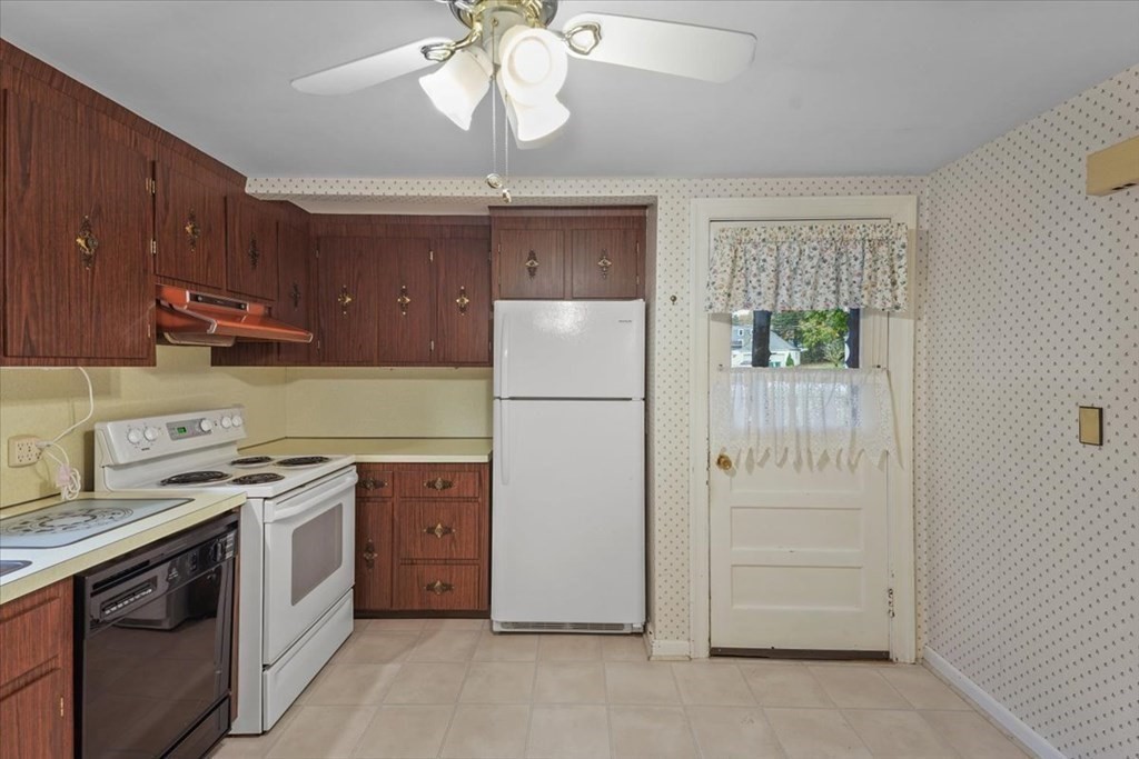 16 Edgehill Road Norwood, MA 02062 - Photo 9 of 27 Gallery Image 9