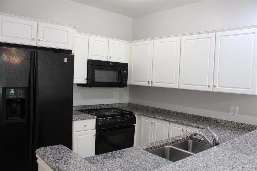45681 North Stonewood Road, Unit 59 Canton, MI 48187 - Photo 15 of 63