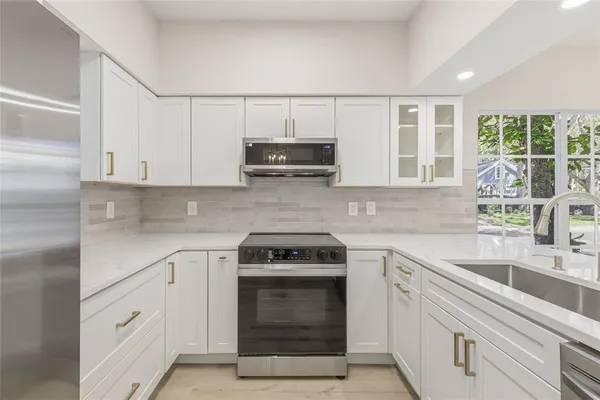 $329,900 | 2709 Penzance Street, Palm Harbor, FL 34684