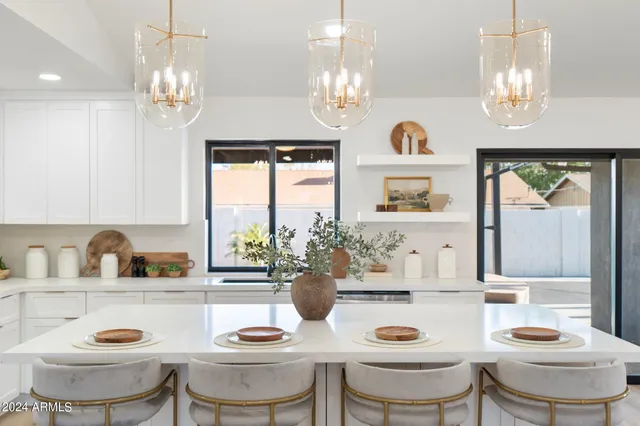 $7,999 | 1643 West Griswold Road, Phoenix, AZ 85021