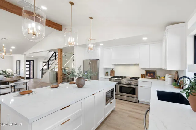 $7,999 | 1643 West Griswold Road, Phoenix, AZ 85021