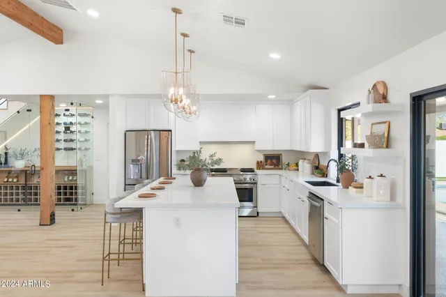 $7,999 | 1643 West Griswold Road, Phoenix, AZ 85021