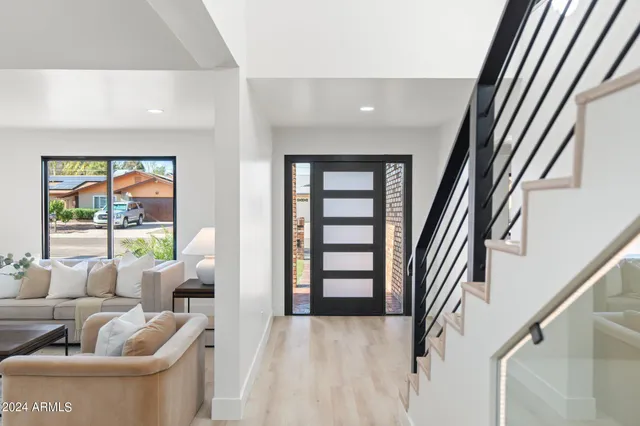 $7,999 | 1643 West Griswold Road, Phoenix, AZ 85021