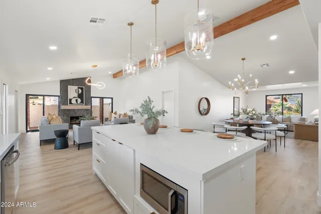 $7,999 | 1643 West Griswold Road, Phoenix, AZ 85021