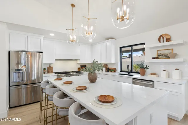 $7,999 | 1643 West Griswold Road, Phoenix, AZ 85021