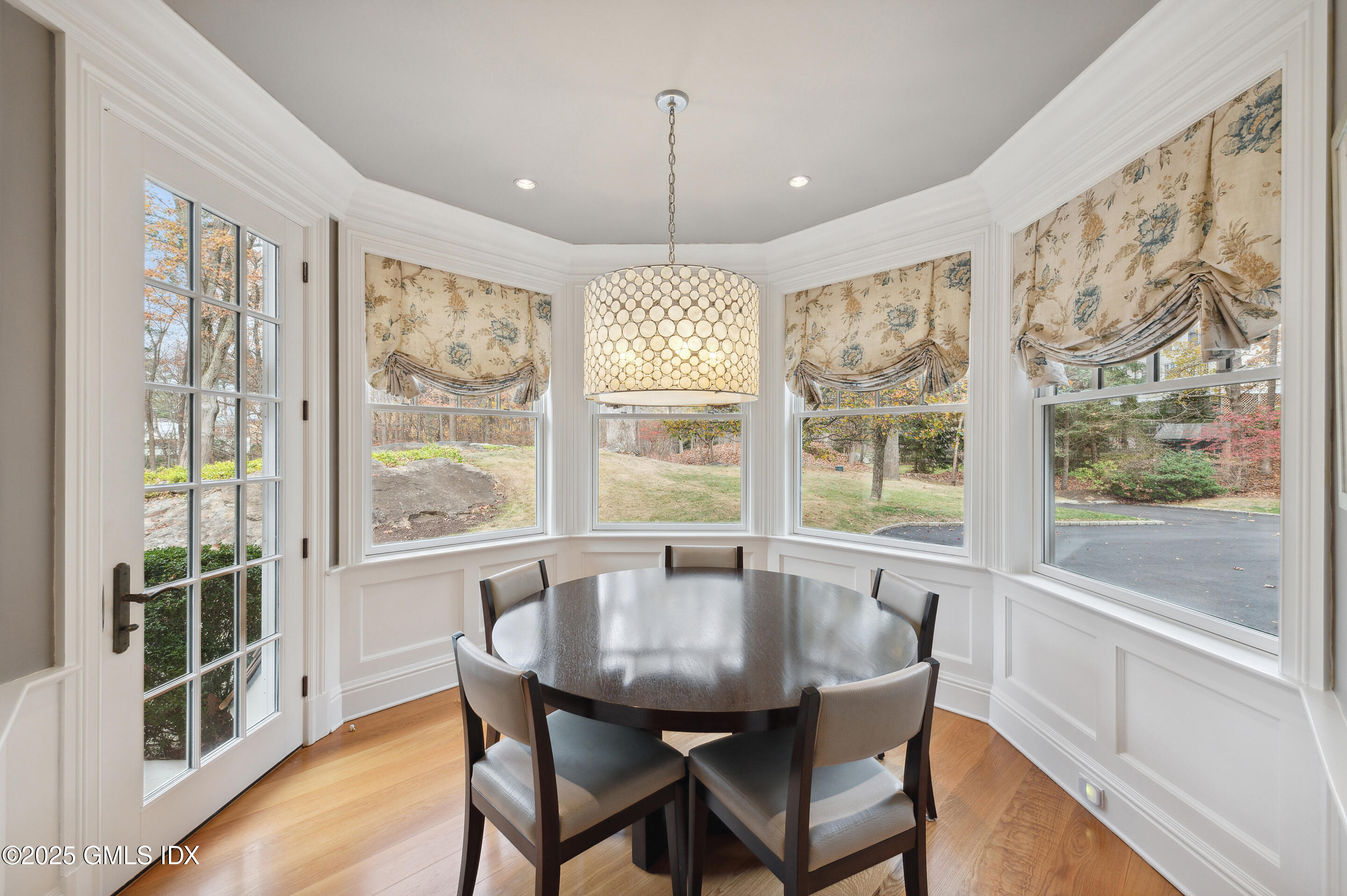 34 Dublin Hill Drive Greenwich, CT 06830 - Photo 13 of 34 BREAKFAST ROOM