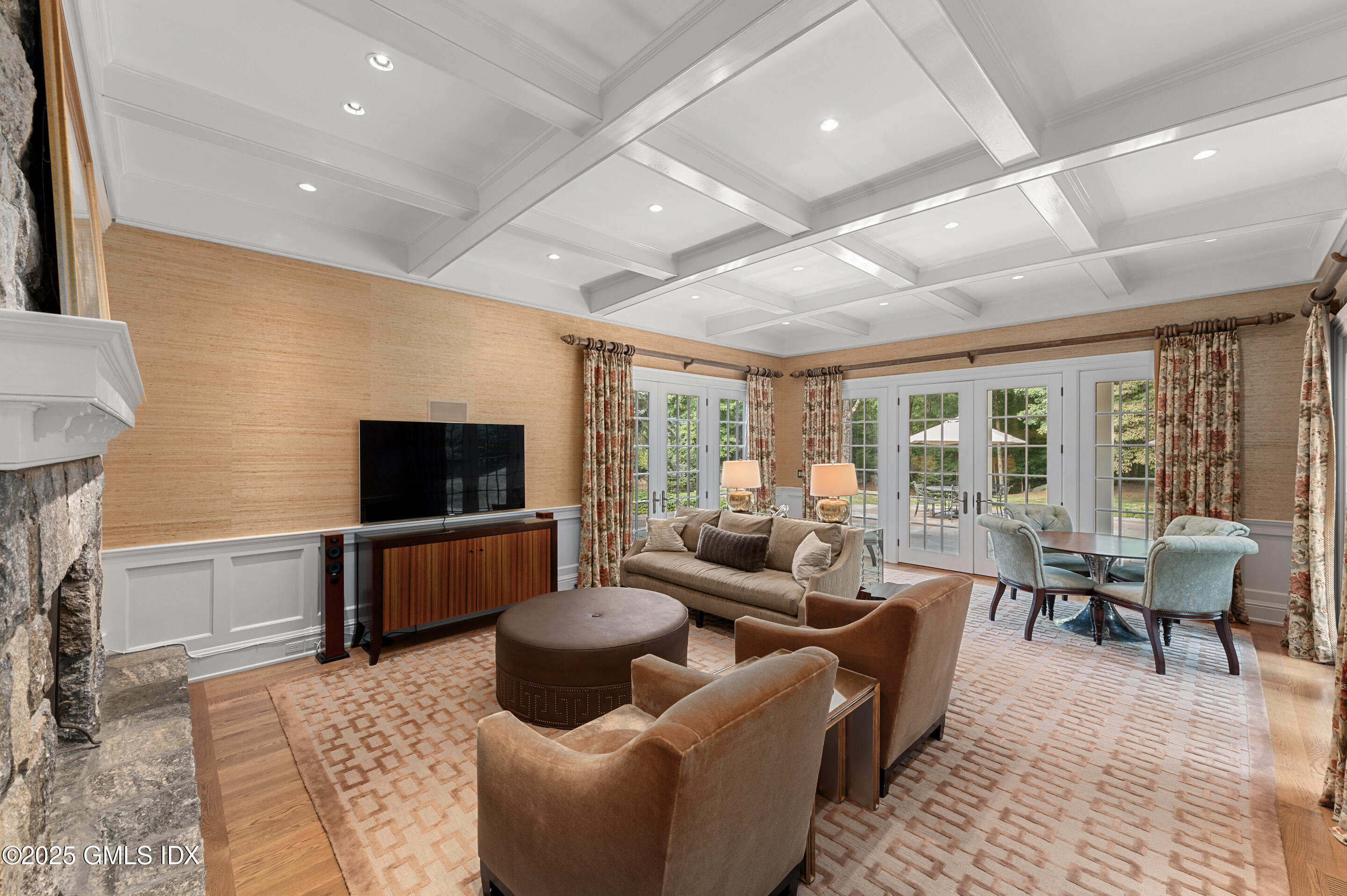 34 Dublin Hill Drive Greenwich, CT 06830 - Photo 14 of 34 FAMILY ROOM