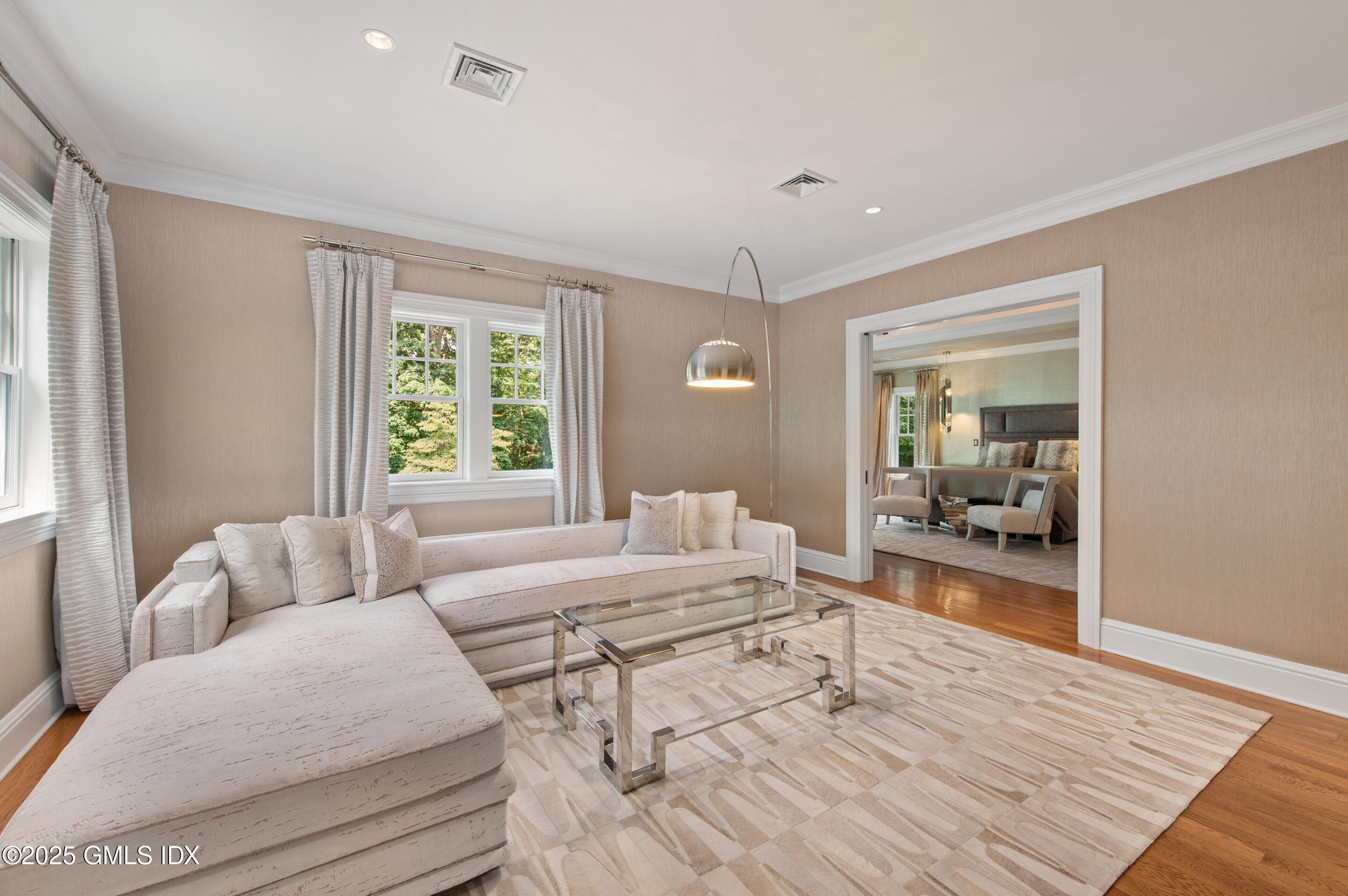 34 Dublin Hill Drive Greenwich, CT 06830 - Photo 20 of 34 PRIMARY SITTING ROOM