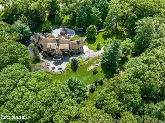 $8,250,000 | 34 Dublin Hill Drive, Greenwich, CT 06830