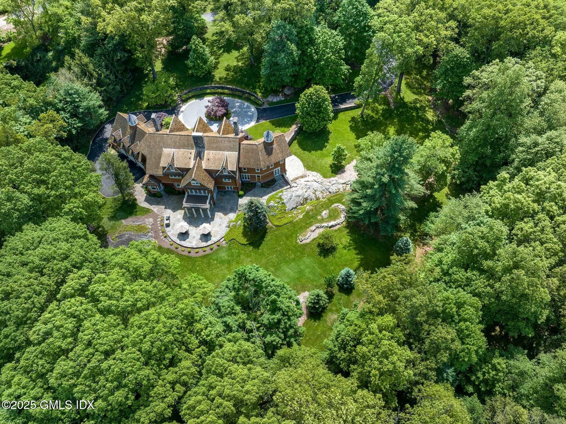 34 Dublin Hill Drive Greenwich, CT 06830 - Photo 33 of 34 AERIAL