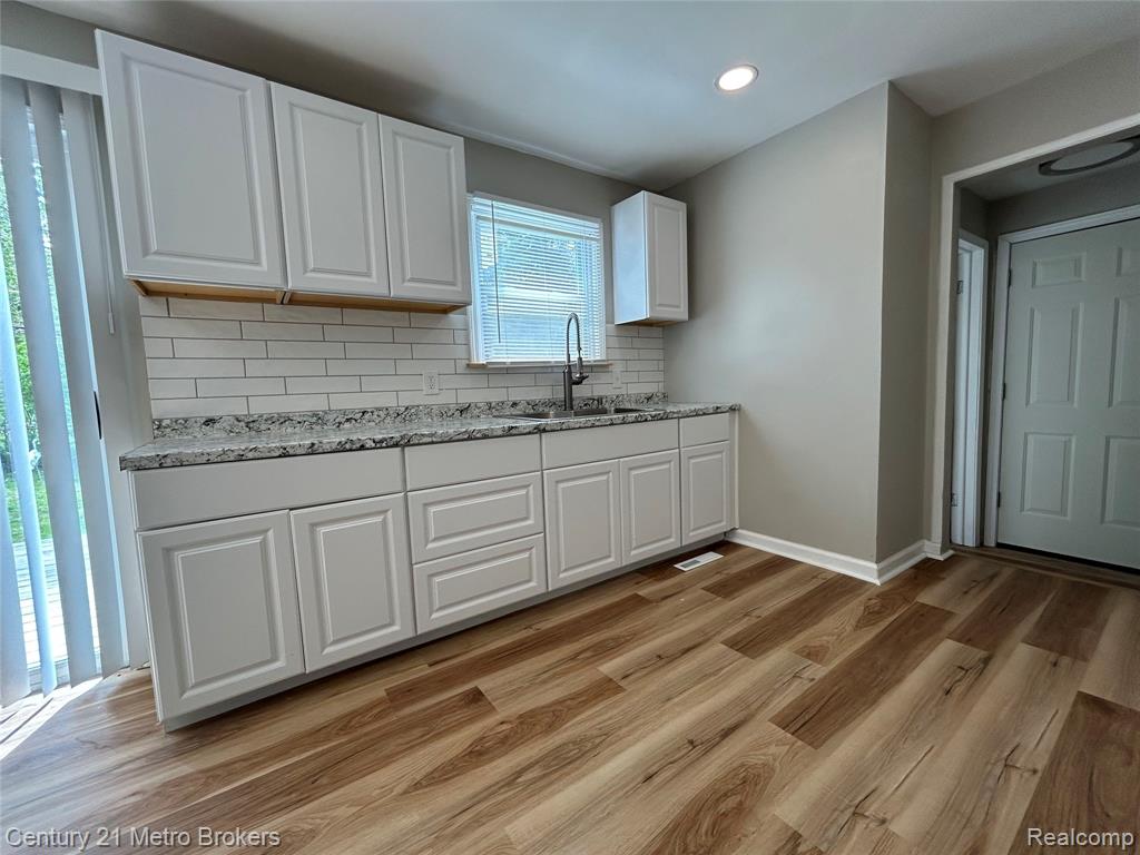2914 East Pierson Road Flint, MI 48506 - Photo 6 of 11