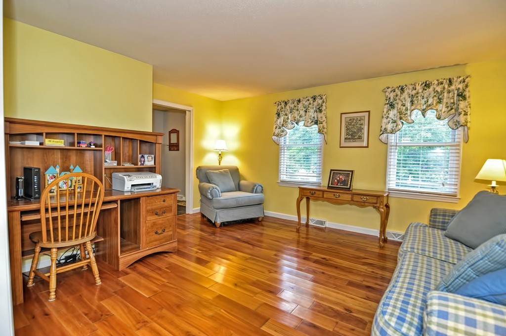12 Flintlocke Road Franklin, MA 02038 - Photo 3 of 30 Gallery Image 3