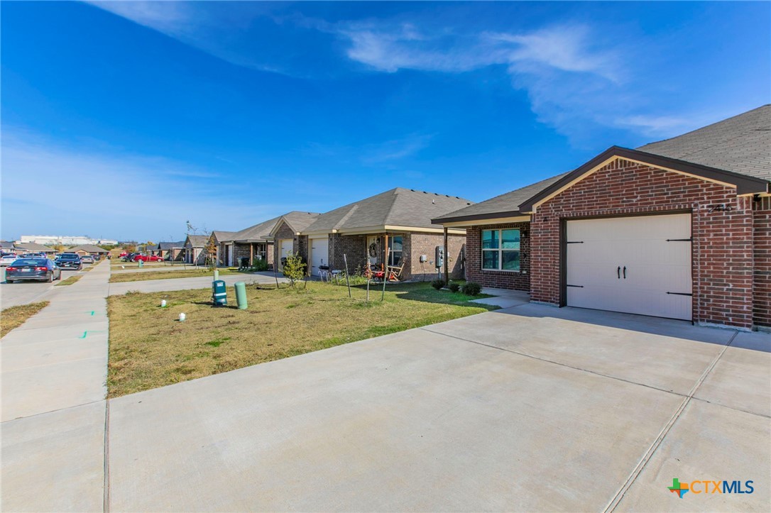 2416 Alterman Drive Temple, TX 76504 - Photo 4 of 15 a view of a house with entertaining space