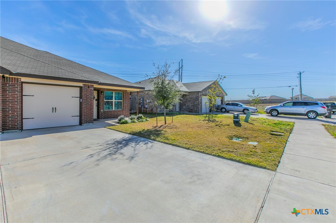 2416 Alterman Drive Temple, TX 76504 - Photo 7 of 15 a view of a house with entertaining space