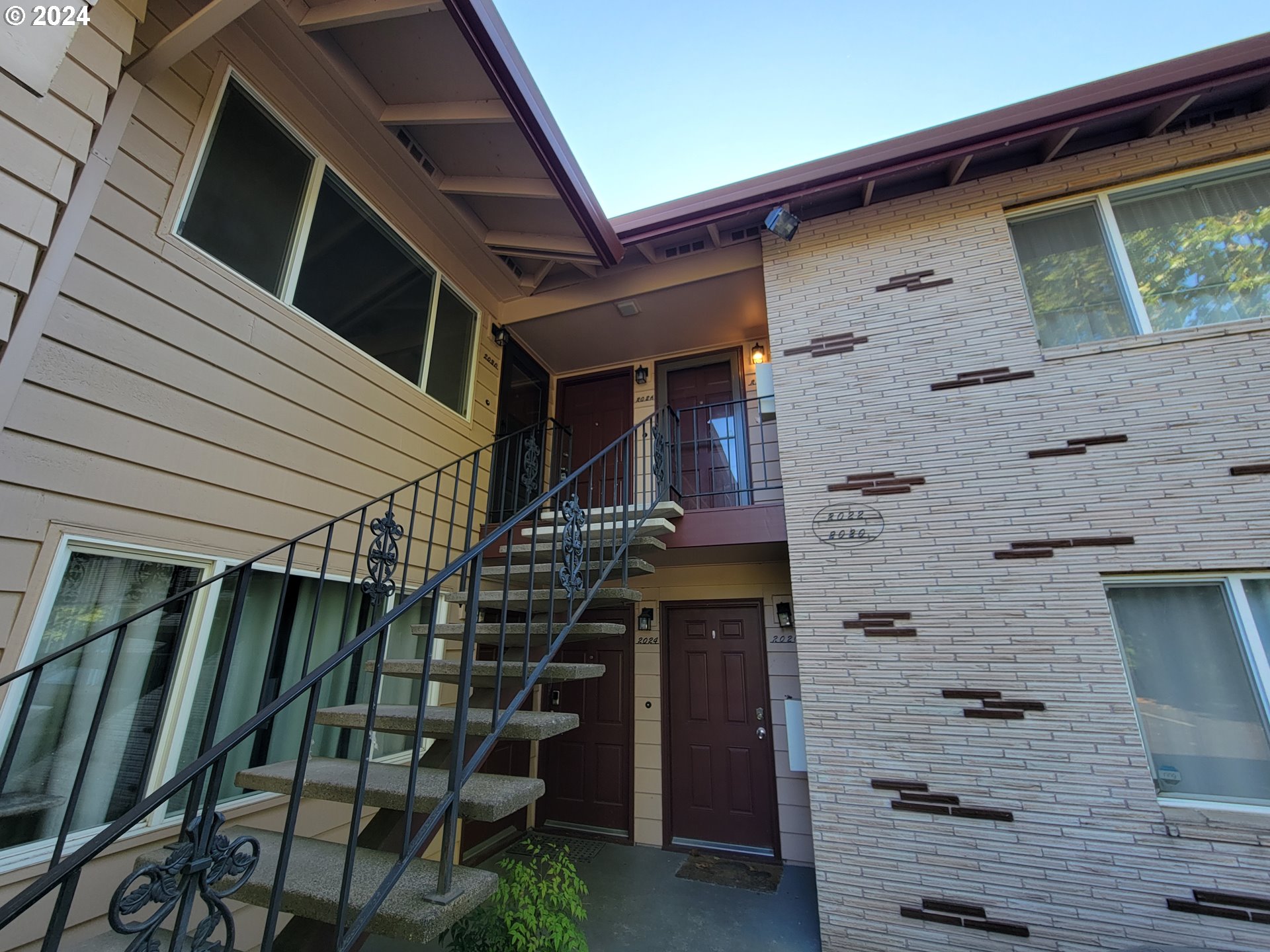 2022 Northeast Clackamas Street Portland, OR 97232 - Photo 13 of 13 a view of entryway with wooden floor