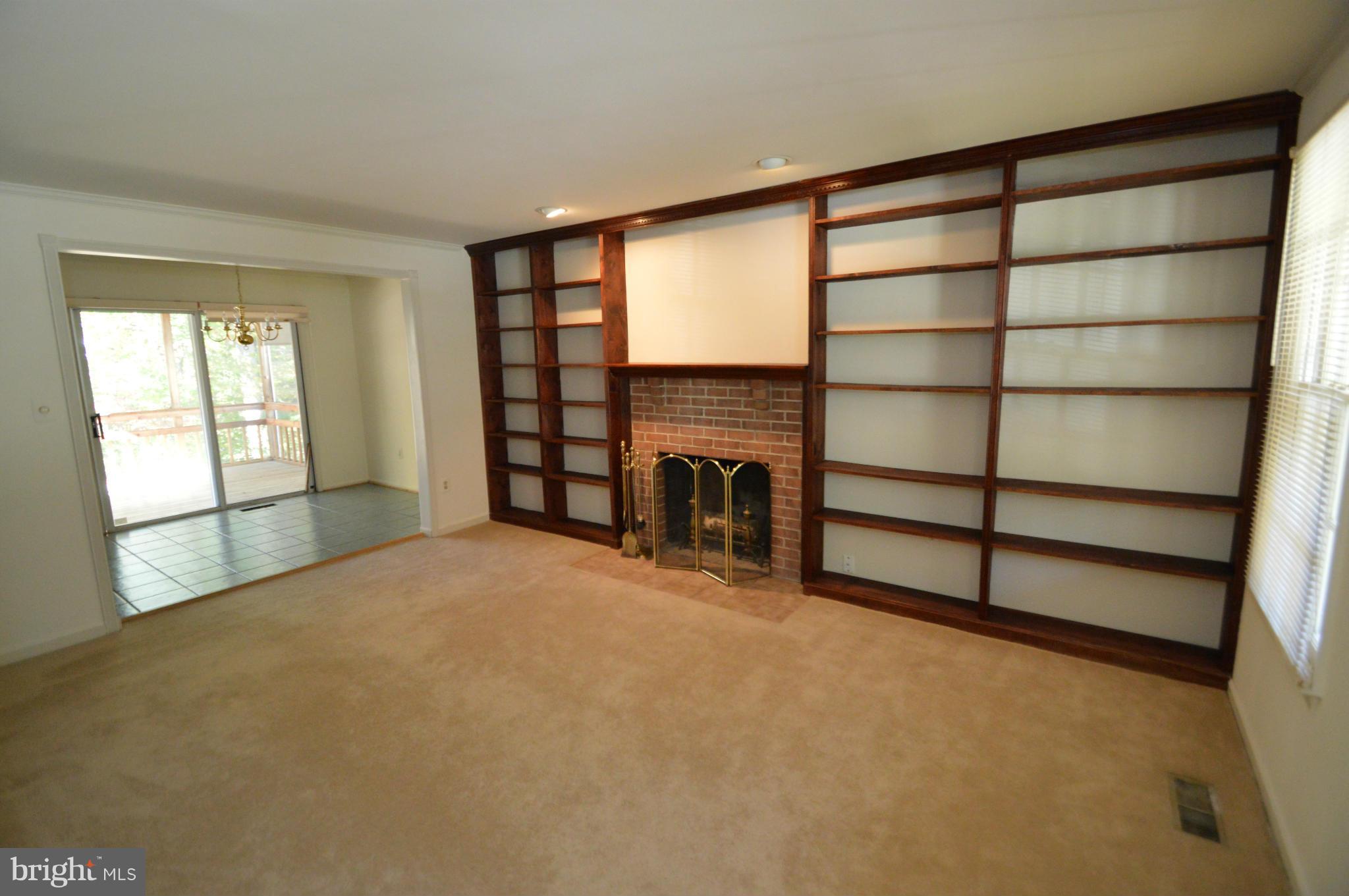8014 Diving Cliff Lane Springfield, VA 22153 - Photo 3 of 19 Family Room