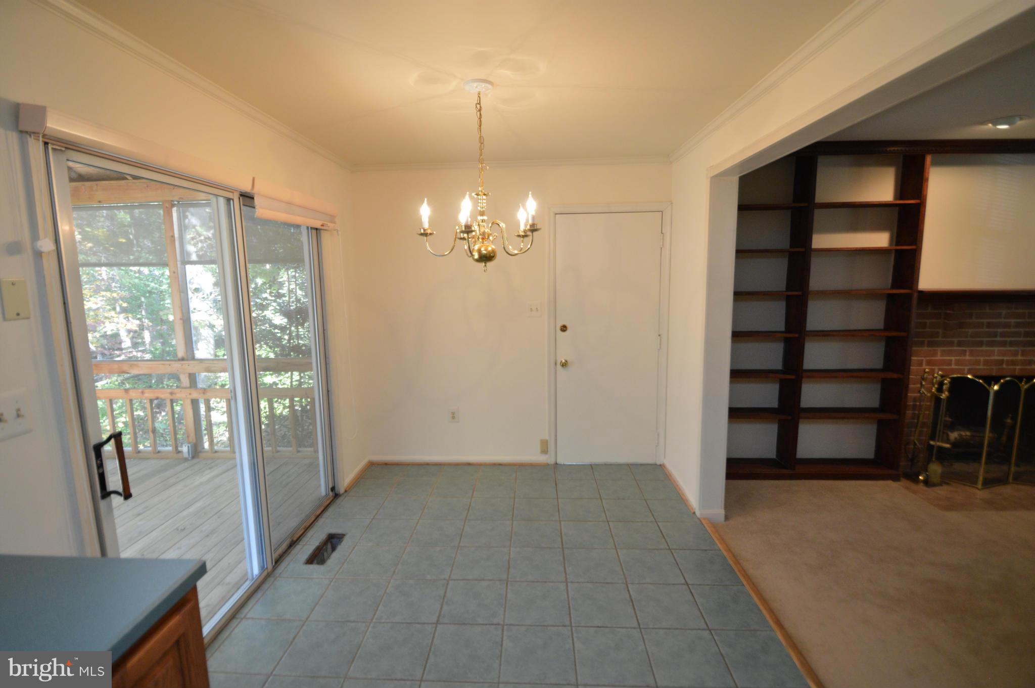 8014 Diving Cliff Lane Springfield, VA 22153 - Photo 5 of 19 Kitchen Table Space