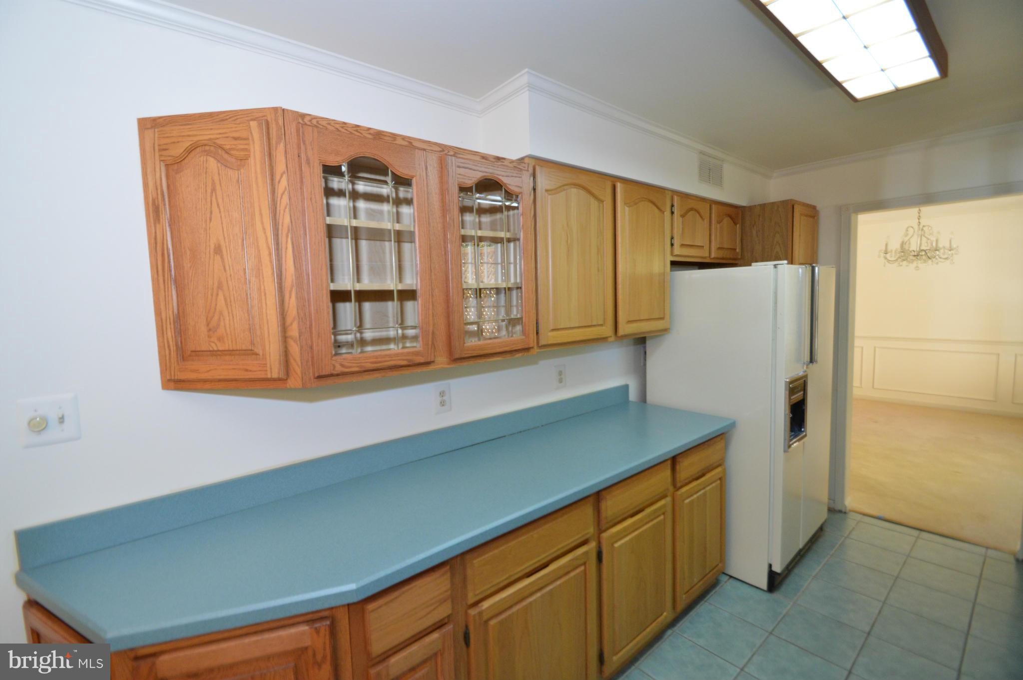 8014 Diving Cliff Lane Springfield, VA 22153 - Photo 8 of 19 Kitchen