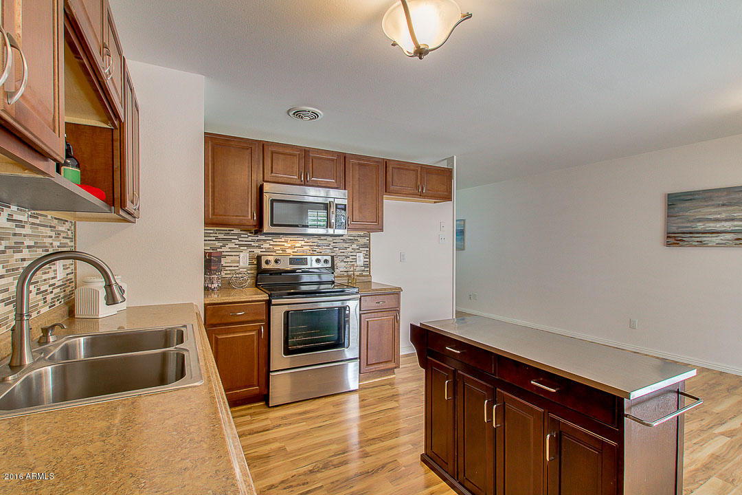 8126 East Valley View Road Scottsdale, AZ 85250 - Photo 11 of 23 Kitchen
