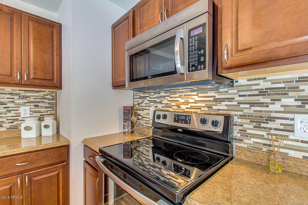 8126 East Valley View Road Scottsdale, AZ 85250 - Photo 12 of 23 Kitchen
