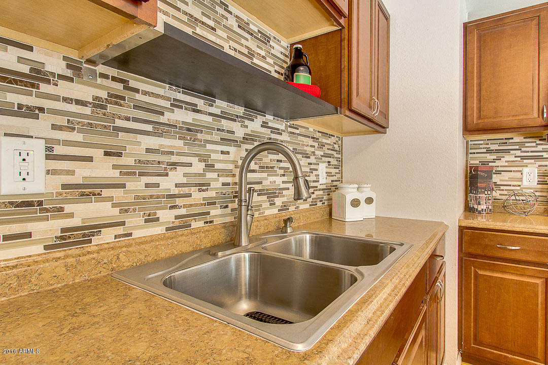 8126 East Valley View Road Scottsdale, AZ 85250 - Photo 13 of 23 Kitchen