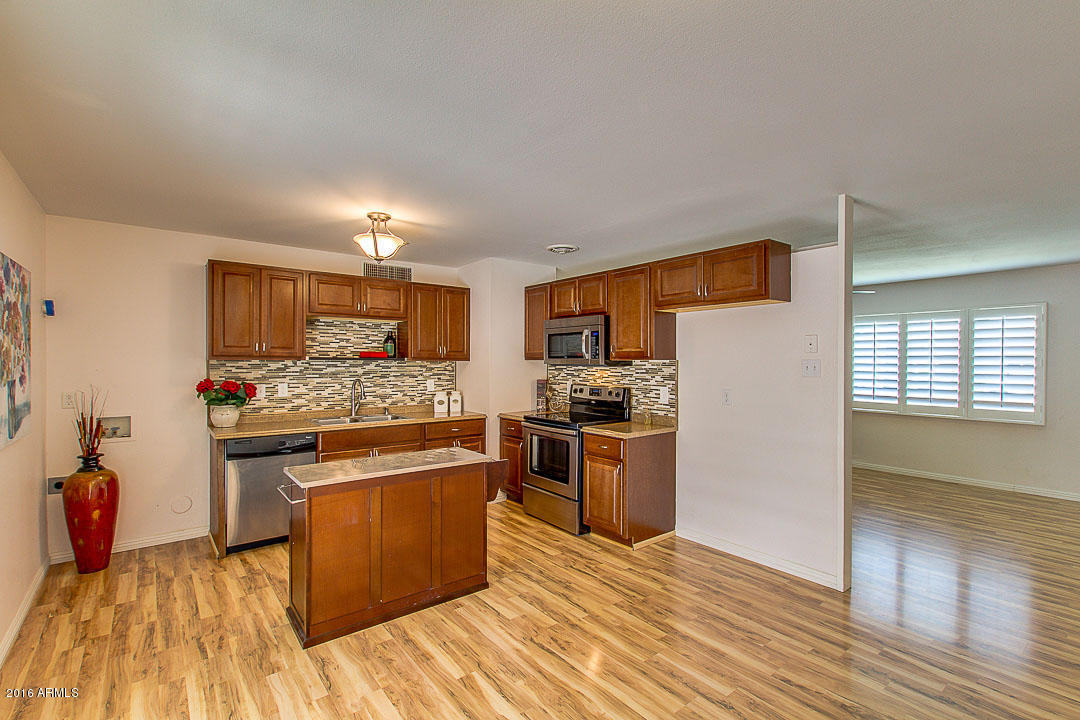 8126 East Valley View Road Scottsdale, AZ 85250 - Photo 8 of 23 Kitchen