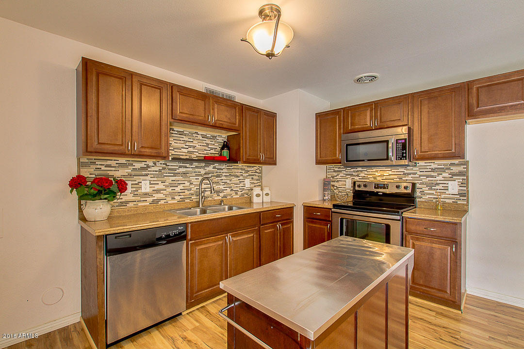 8126 East Valley View Road Scottsdale, AZ 85250 - Photo 9 of 23 Kitchen