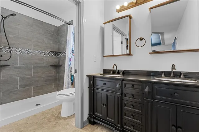 $469,000 | 36406 East Old Pink Hill Road, Oak Grove, MO 64075