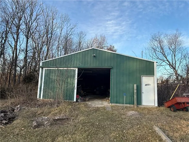 $469,000 | 36406 East Old Pink Hill Road, Oak Grove, MO 64075