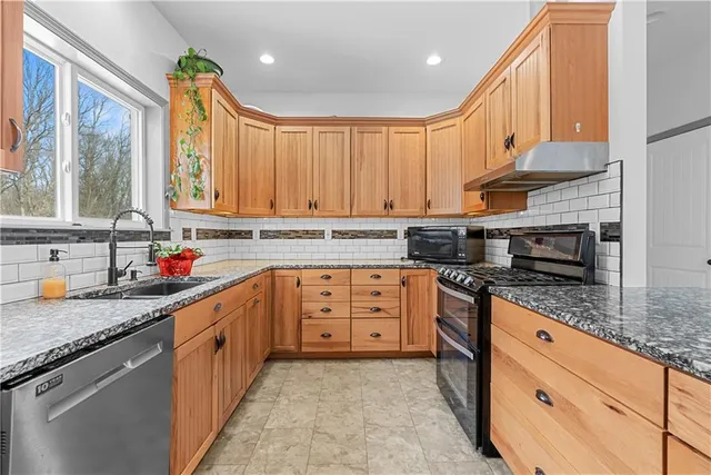 $469,000 | 36406 East Old Pink Hill Road, Oak Grove, MO 64075