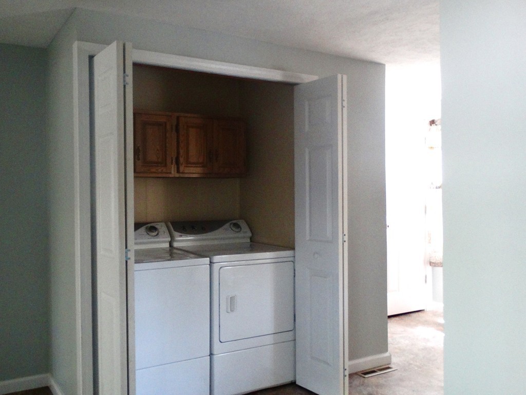 111 Oklahoma Street Springfield, MA 01104 - Photo 16 of 26 Gallery Image 16